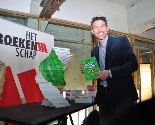 Oscar Bulthuis Nooit meer voor een baas je bed uit boek presentatie