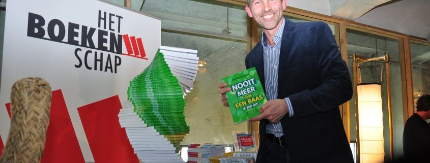 Oscar Bulthuis Nooit meer voor een baas je bed uit boek presentatie