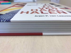 Stuur een exemplaar van je boek (digitaal of op papier) op naar de Koninklijke Bibliotheek in Den Haag.